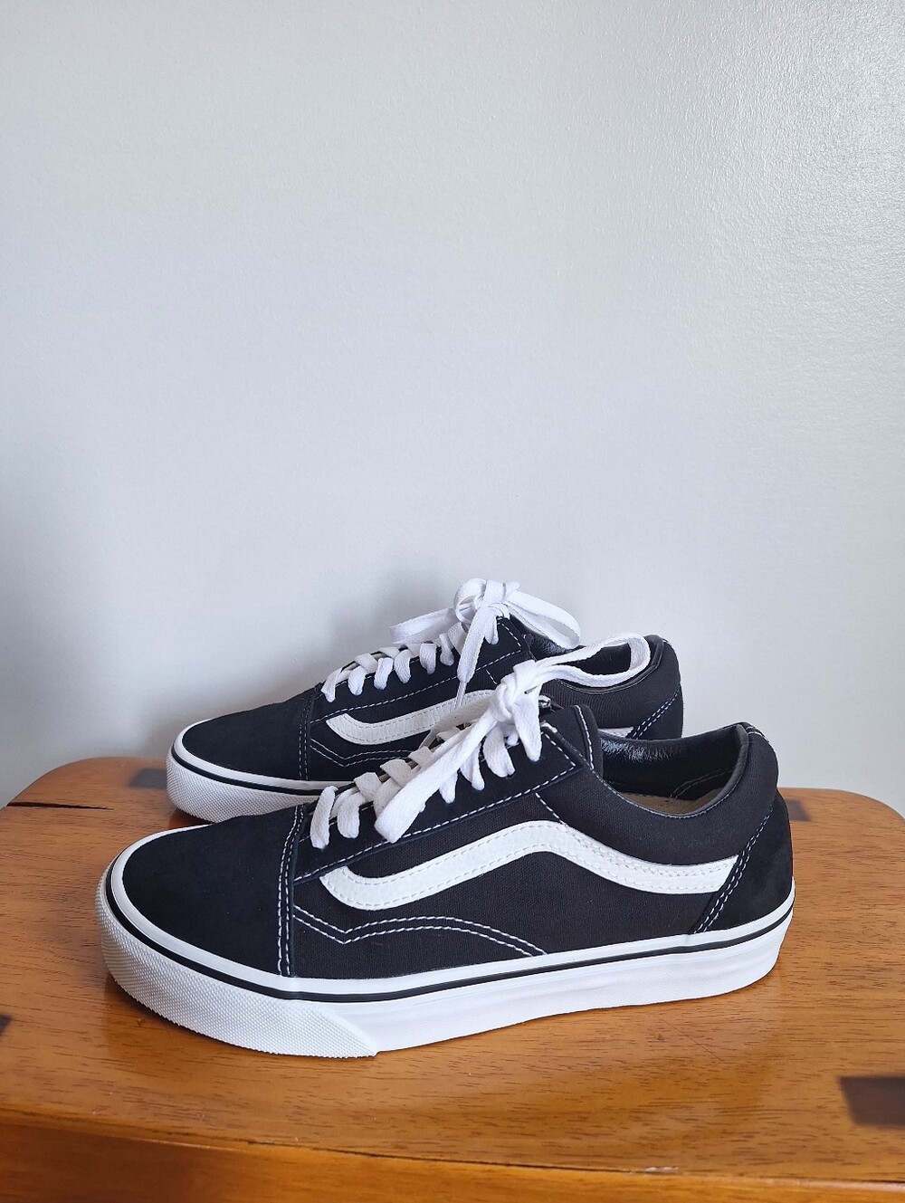 VANS Old Skool Black And White Women's Size 8